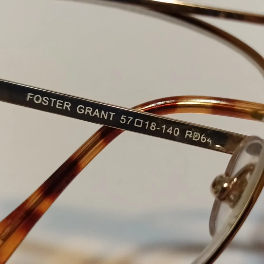 Foster Grant Aviator Style Magnifier Reading Glasses Frame Columbia storage case